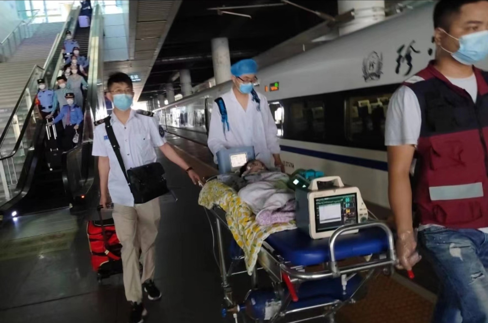 凤城市高铁转运公司